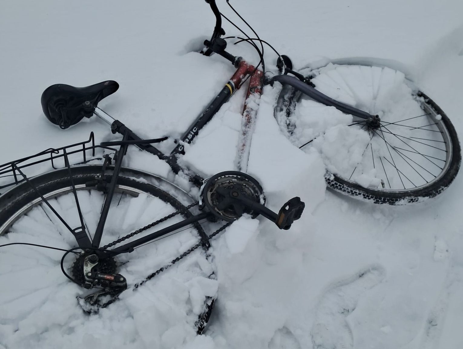 Masłomęcz: Rowerem przez śniegi na „alkoholowym dopingu”. Skończyło się wysokim mandatem