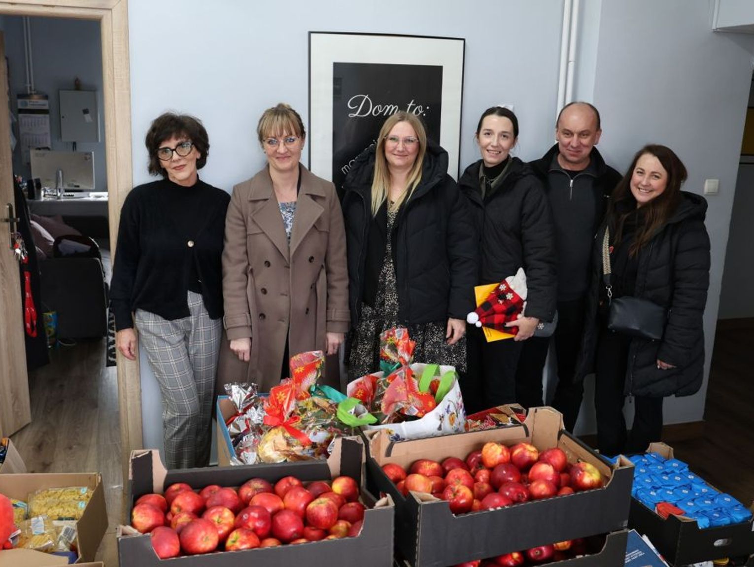 Mieszkańcy gminy Bełżc przekazali ponad 400 kilogramów darów do Domu Dziecka w Nowej Grobli [ZDJĘCIA]