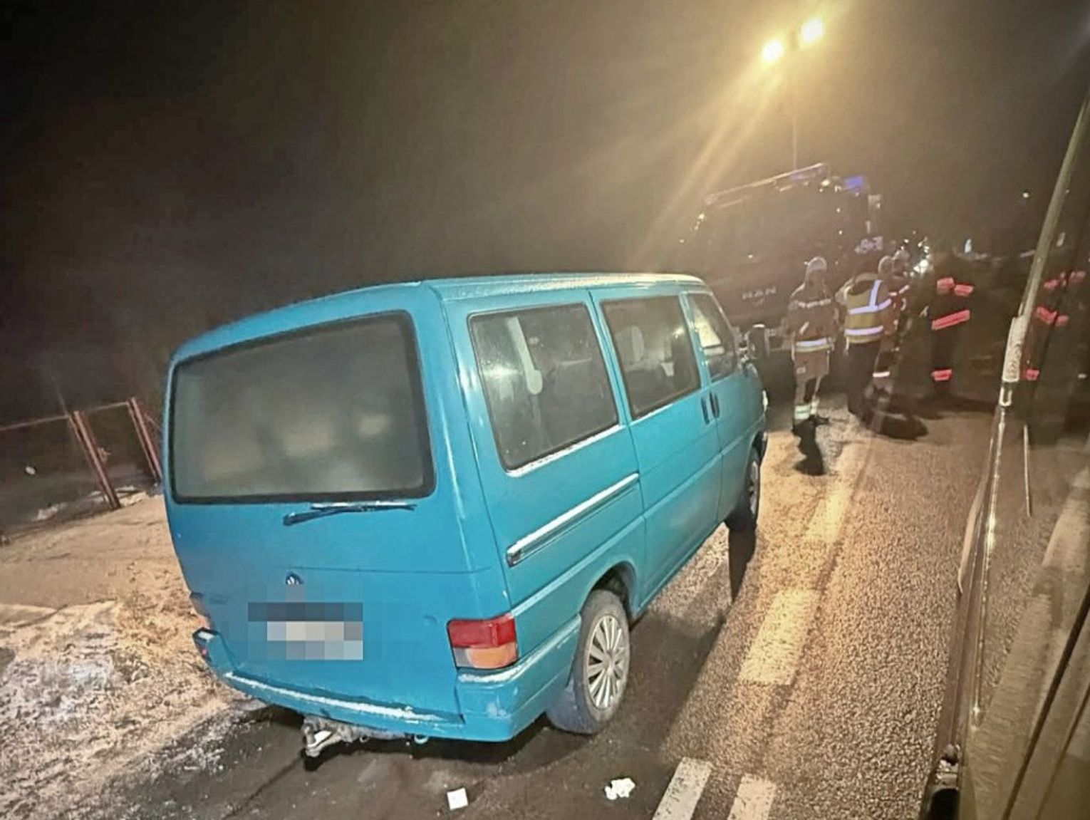 Mircze: Pijany rowerzysta wciągnięty pod podwozie. 25-latka zabrano do szpitala