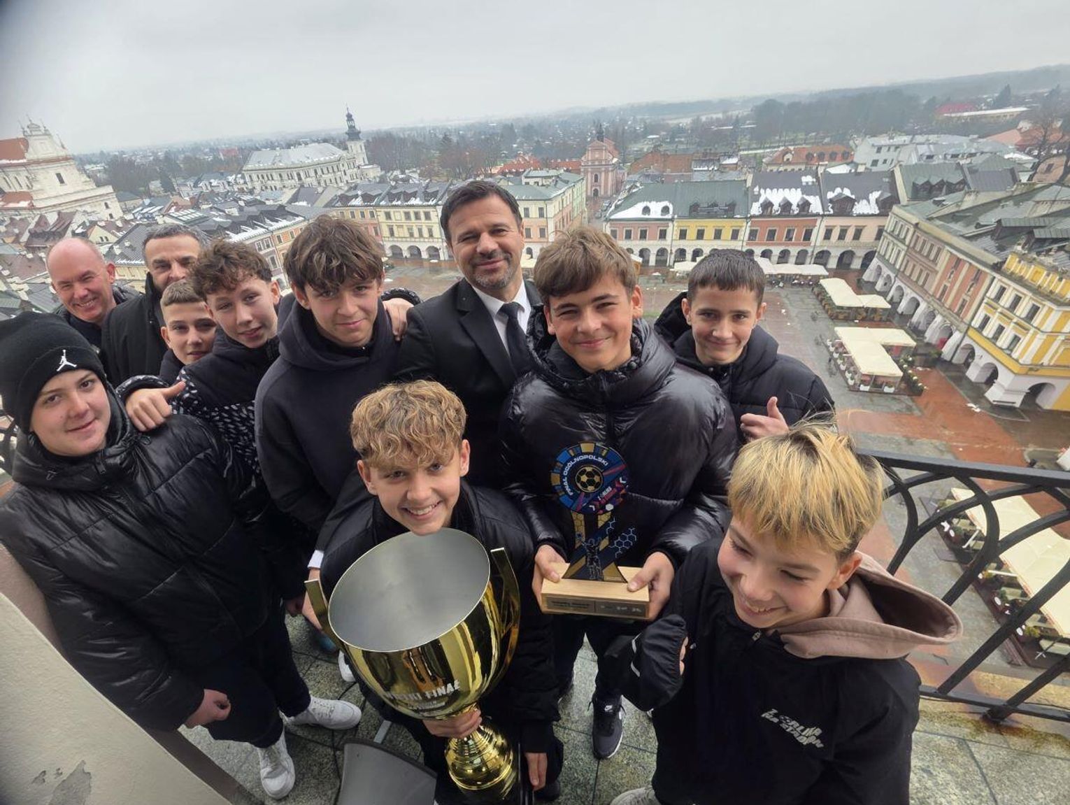 „Młodzi Lewandowscy” u prezydenta Zamościa. Wygrali turniej Z Orlika na Stadion