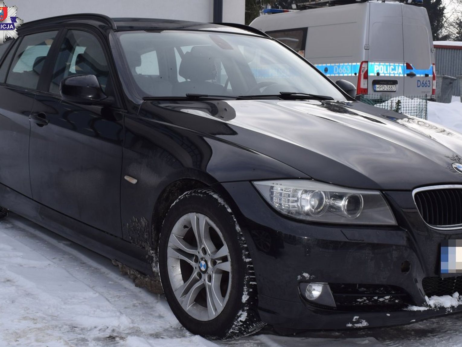 Mokre: Wyciągnęli go z zaspy, odjeżdżając potrącił 18-latka. Kierowca bmw był pijany i miał narkotyki