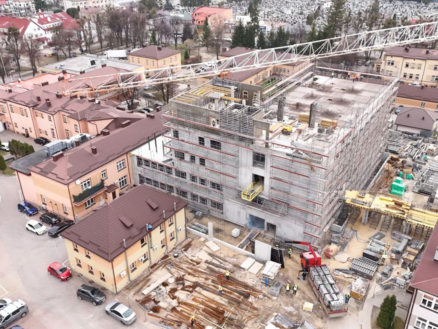 Nowa część szpitala góruje nad Tomaszowem Lubelskim. Zobacz zdjęcia z budowy
