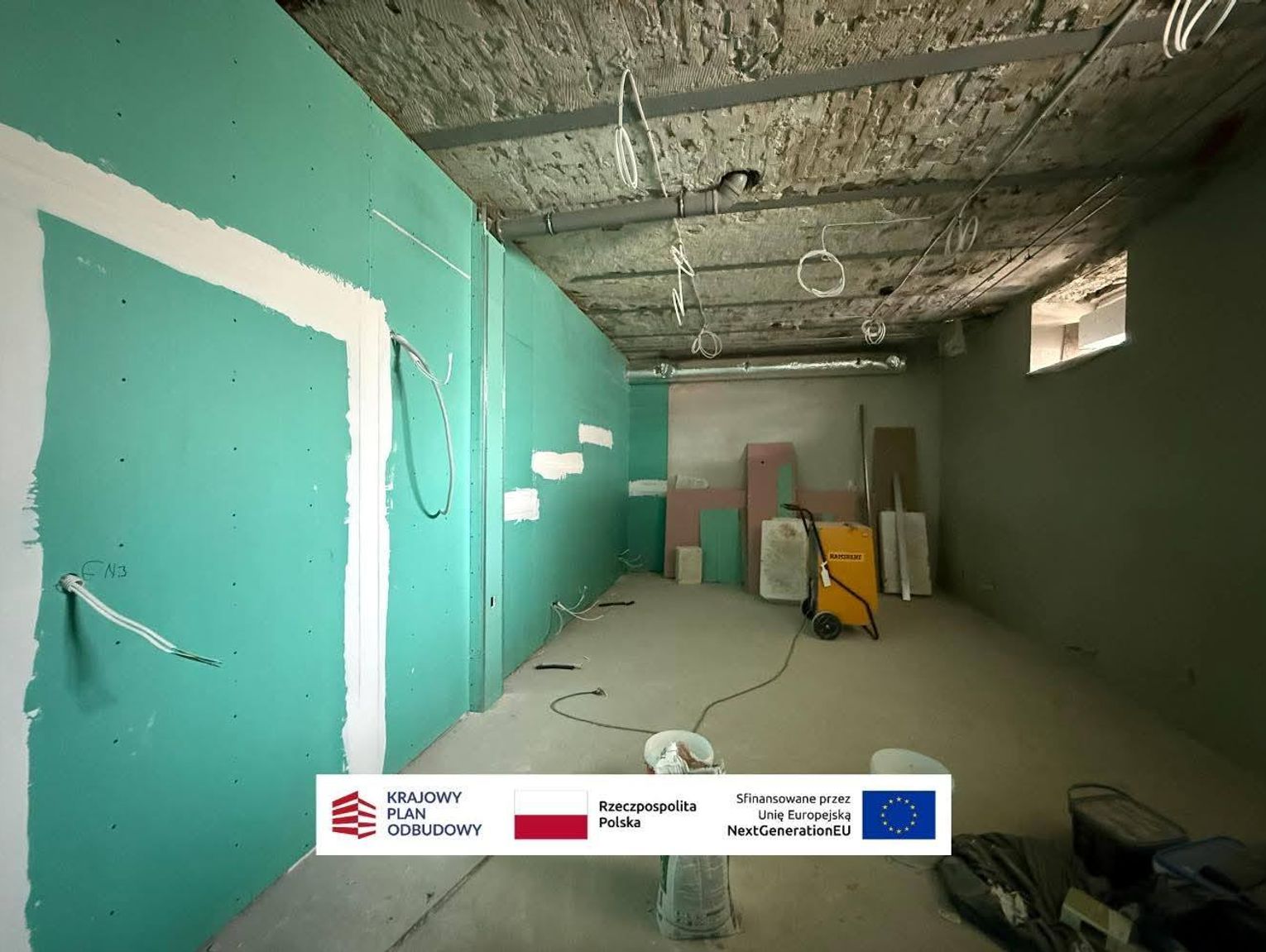 Nowy oddział dla pacjentów wentylowanych w Zamościu coraz bliżej. Jak idą prace? [ZDJĘCIA]