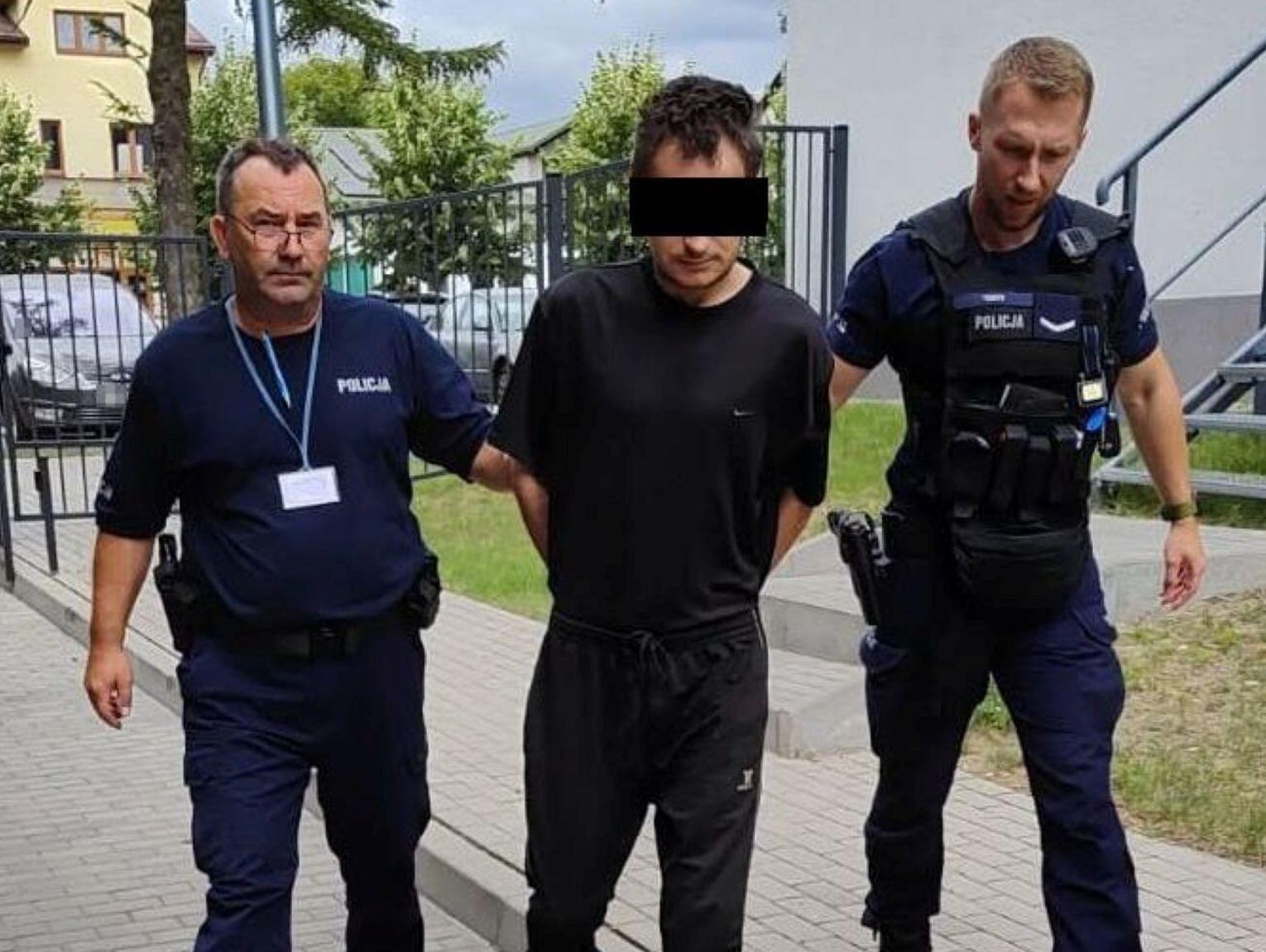Obsza: Podpalił łóżko, na którym spał jego ojciec. Aresztowany usłyszał usiłowania zabójstwa