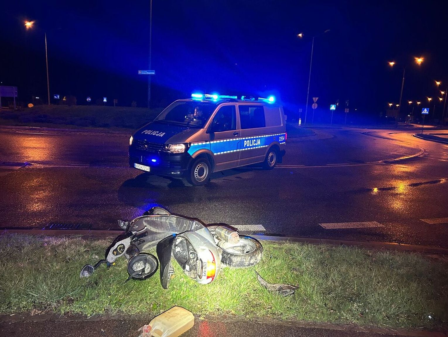 Lubelskie: Nastolatek na kradzionym skuterze uciekał policji. Przy zatrzymaniu stawiał opór