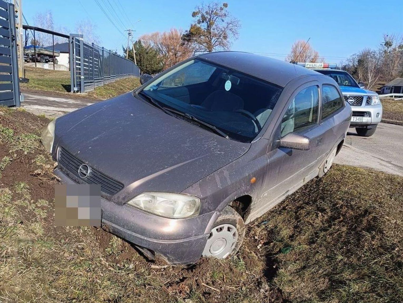 Łaszczów/Telatyn: Pijany 59-latek ani myślał zatrzymać się do kontroli. Uciekał, aż wjechał do rowu