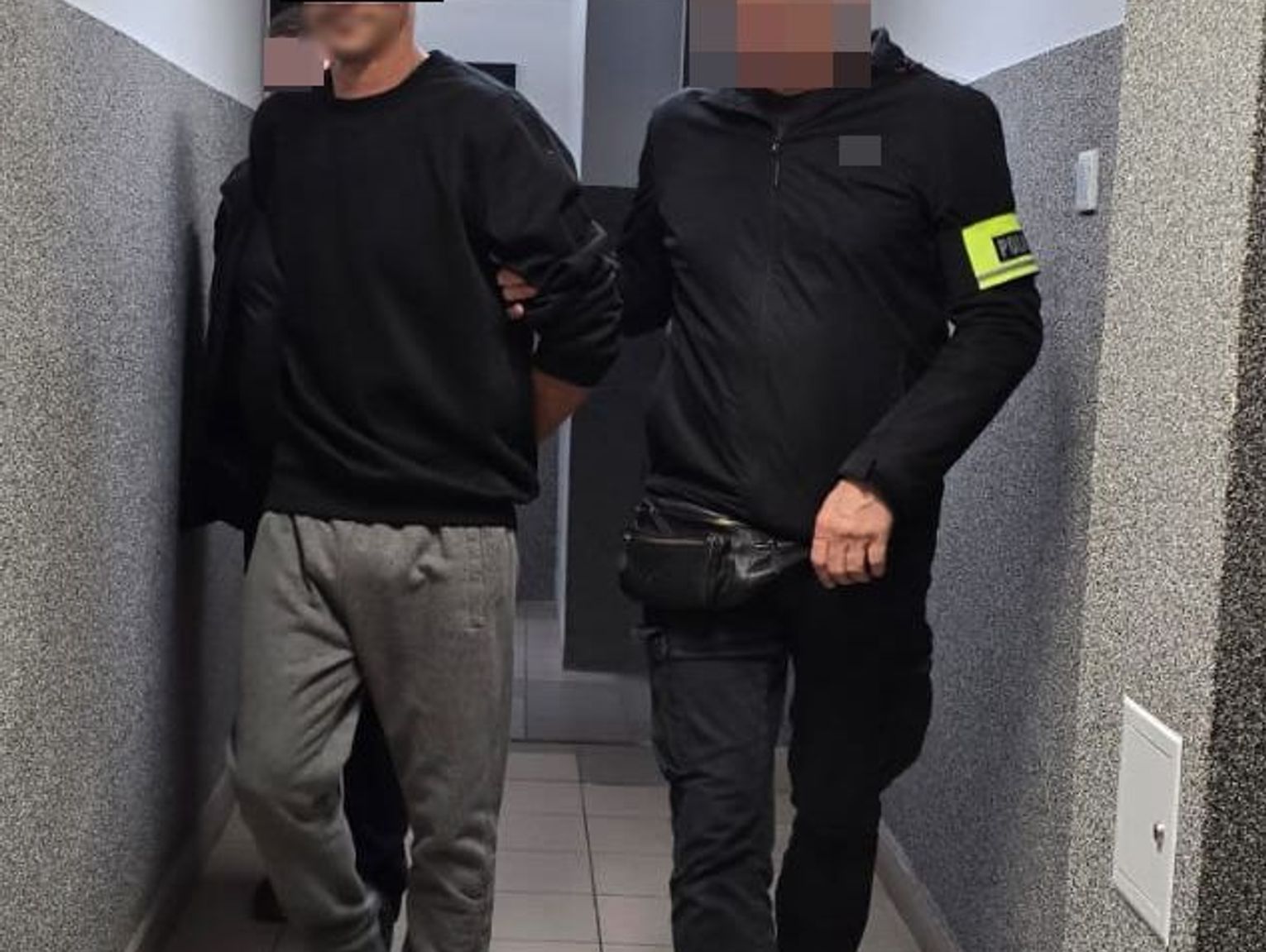 Podpalenia, kradzież auta i nękanie rodziny — 37-latek z biłgorajskiego za kratami aresztu [VIDEO]