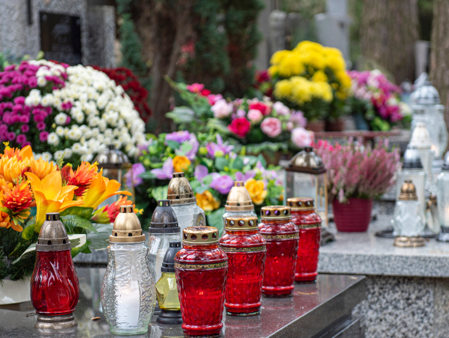 Polska rządzi rynkiem zniczy. Nasze produkty podbijają nie tylko Europę