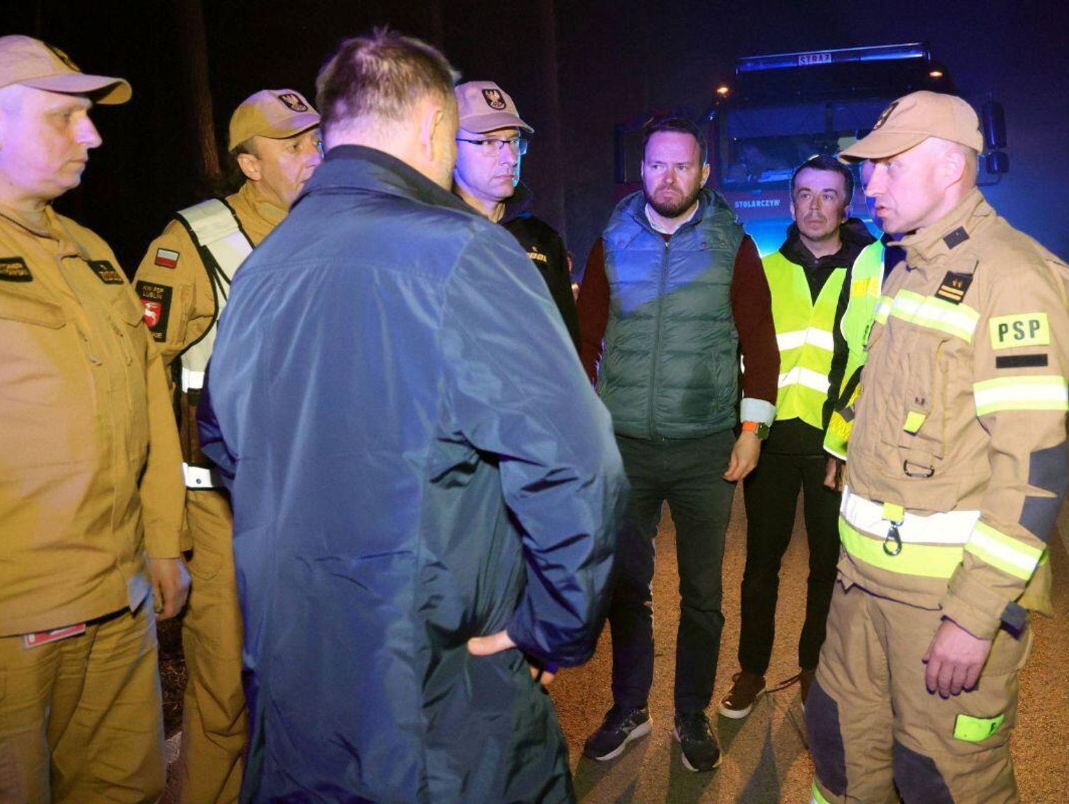 Pow. biłgorajski: Drugi dzień walki z ogniem. Zadysponowano kolejne śmigłowce, budowane są pasy zaporowe