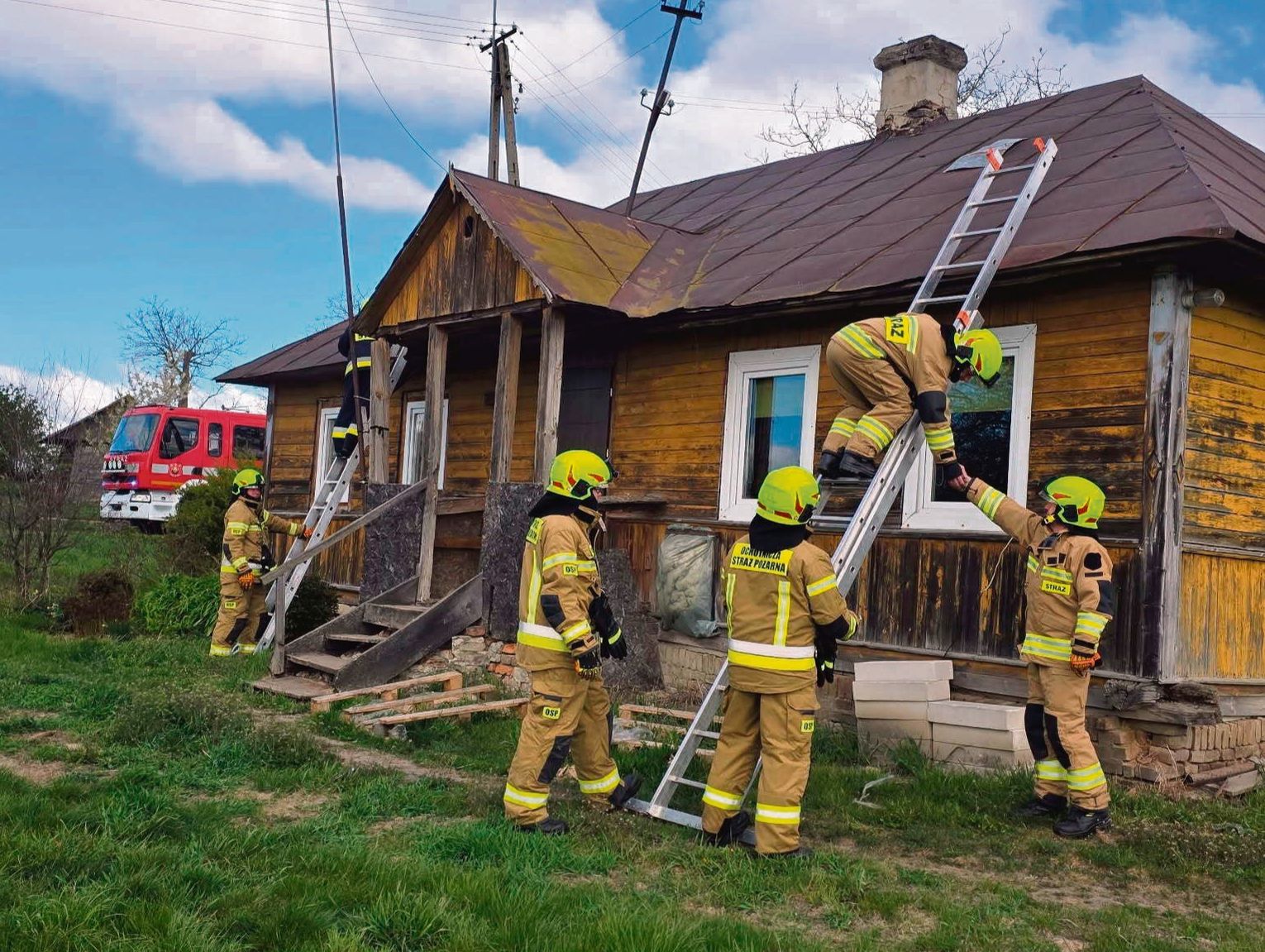 Powiat hrubieszowski: Zerwane dachy, zablokowane trasy. Wiatr wiał z niszczycielską siłą!