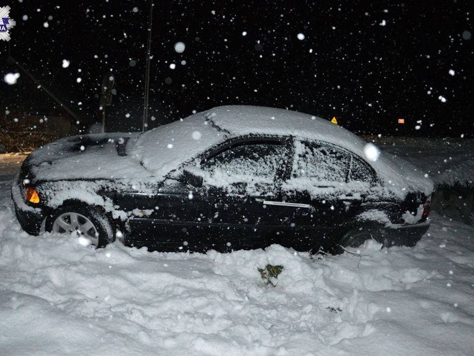 Powiat zamojski: Śnieg na drogach, alkohol i kierowcy – to nie mogło się dobrze skończyć