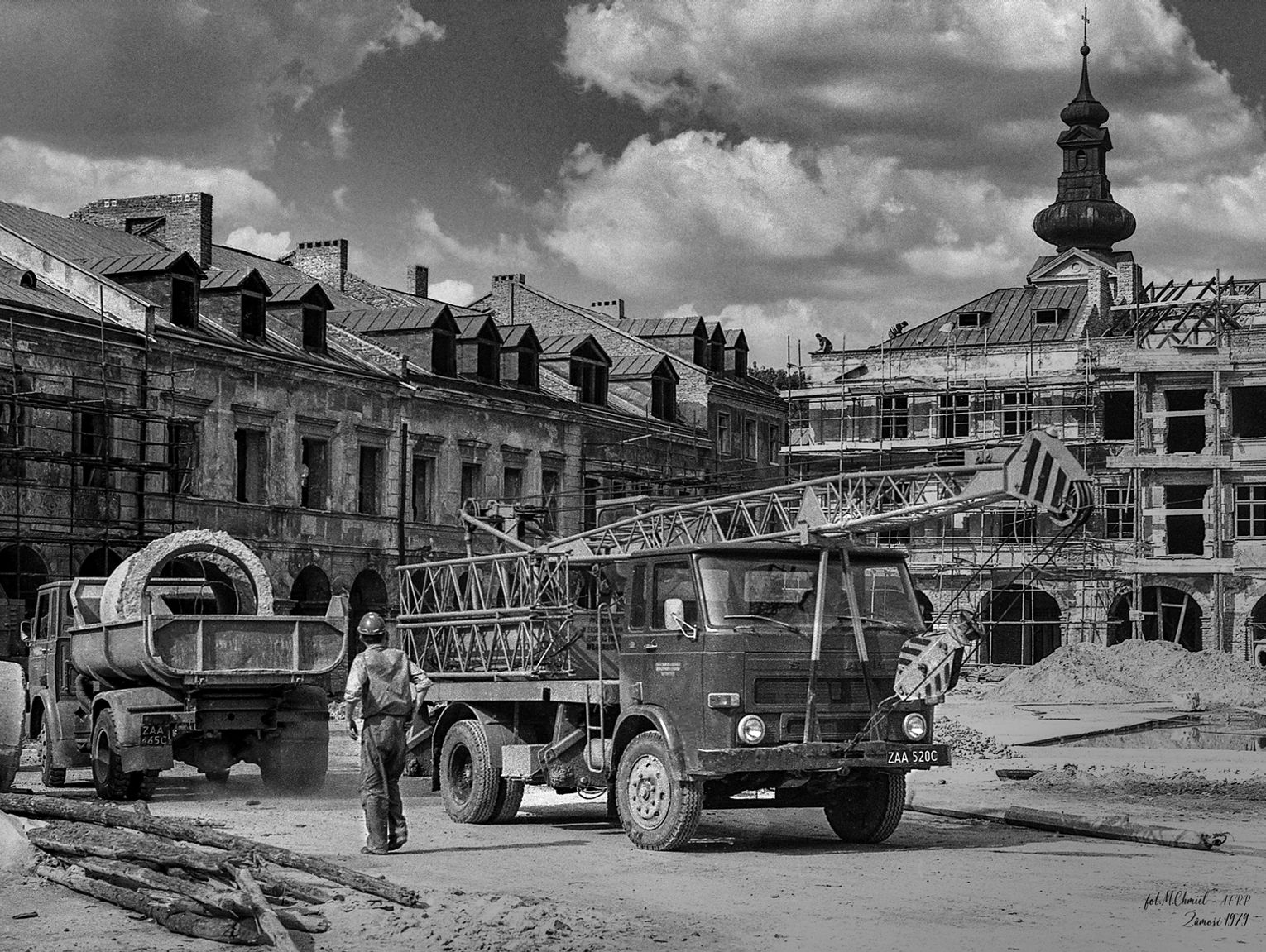 „Powroty” Chmiela. Nowa wystawa fotograficzna pokazuje Zamość w latach 70.
