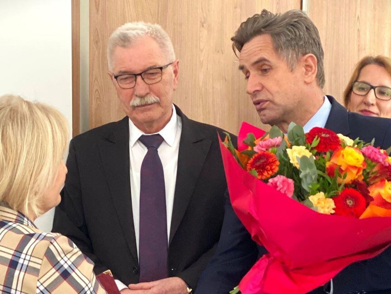 Pożegnanie pielęgniarki naczelnej szpitala w Szczebrzeszynie. Po ponad 40 latach pracy odchodzi na emeryturę