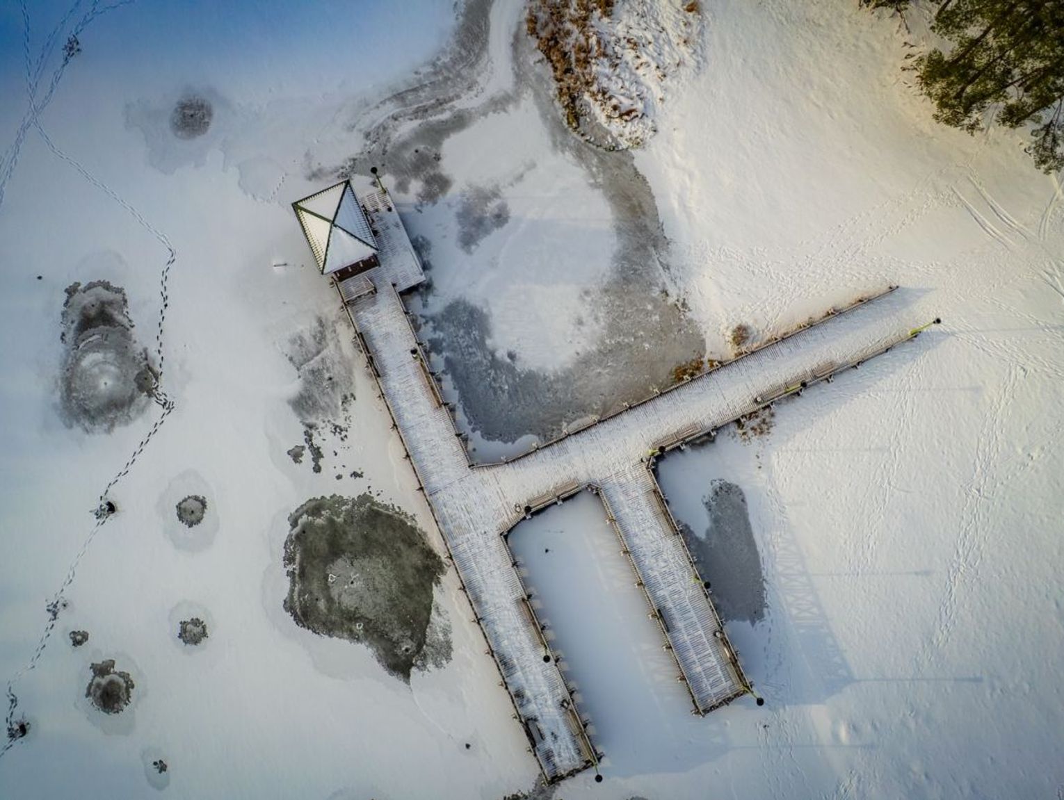 Poznajesz to miejsce na Roztoczu? Latem są tu tłumy, zimą wygląda spektakularnie [ZDJĘCIA]