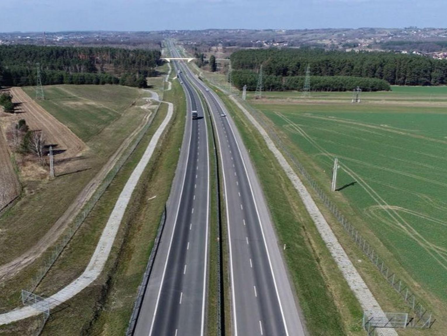 S17 w okolicach Tomaszowa płatna od 1 lutego. Więcej płatnych dróg w systemie e-TOLL [LISTA]