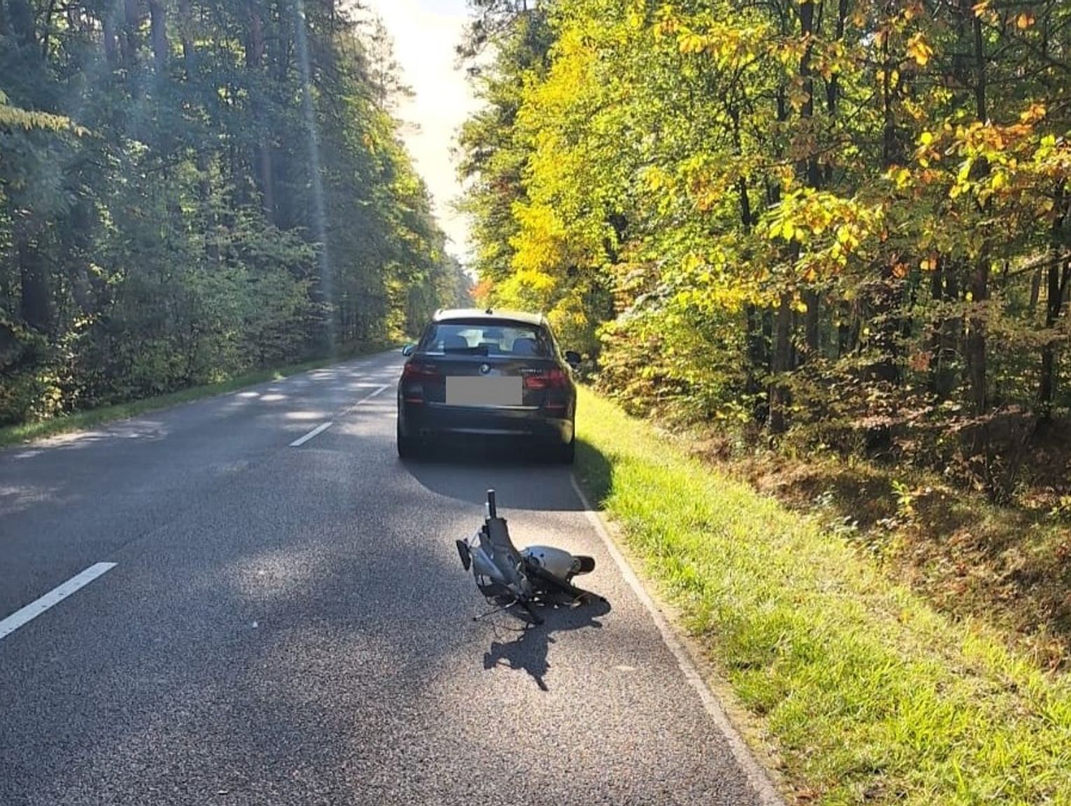 Skuterem uderzył w BMW. To drugi śmiertelny wypadek w gm. Zwierzyniec ten weekend