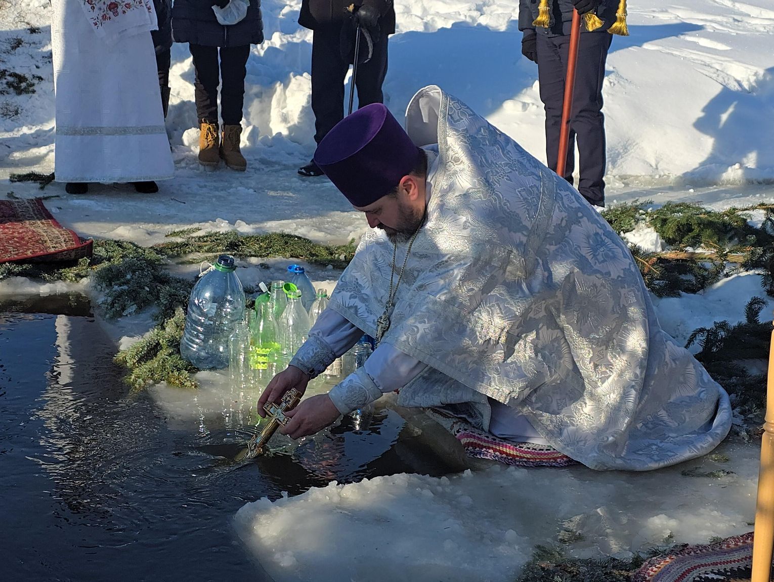 Wierzą, iż poświęcona woda uzdrawia. Zobacz Święto Jordanu nad Bugiem [GALERIA ZDJĘĆ, FILM]