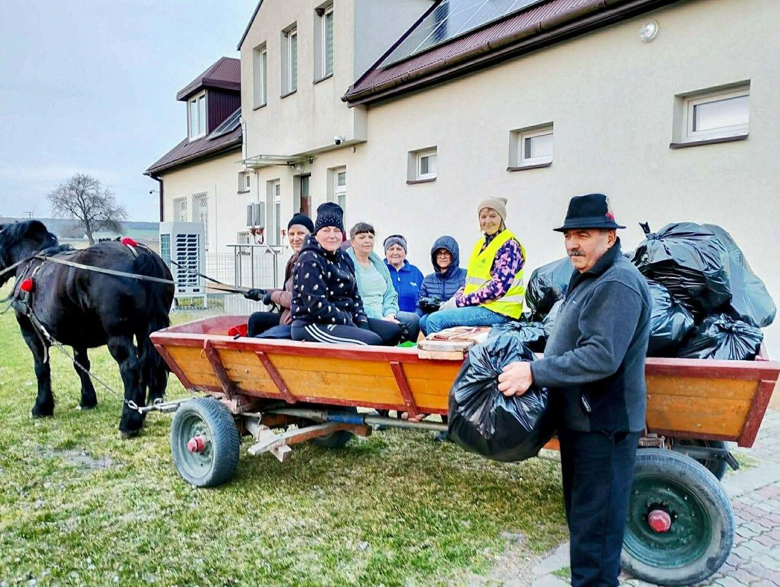 Sprzątanie staje się modne. Tomaszów, Przeorsk, Bełżec, Żerniki – tu ludzie dają przykład [ZDJĘCIA]