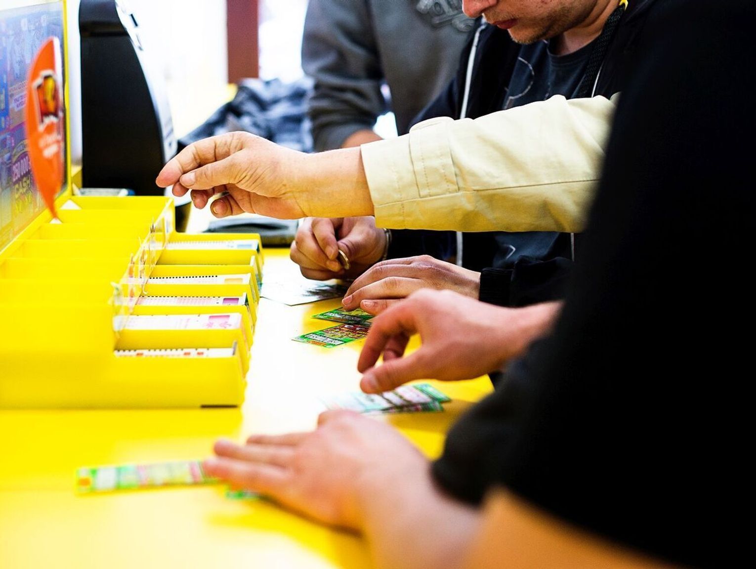 Sprzedaż zakładów nakręcała podwyżka, której nie było