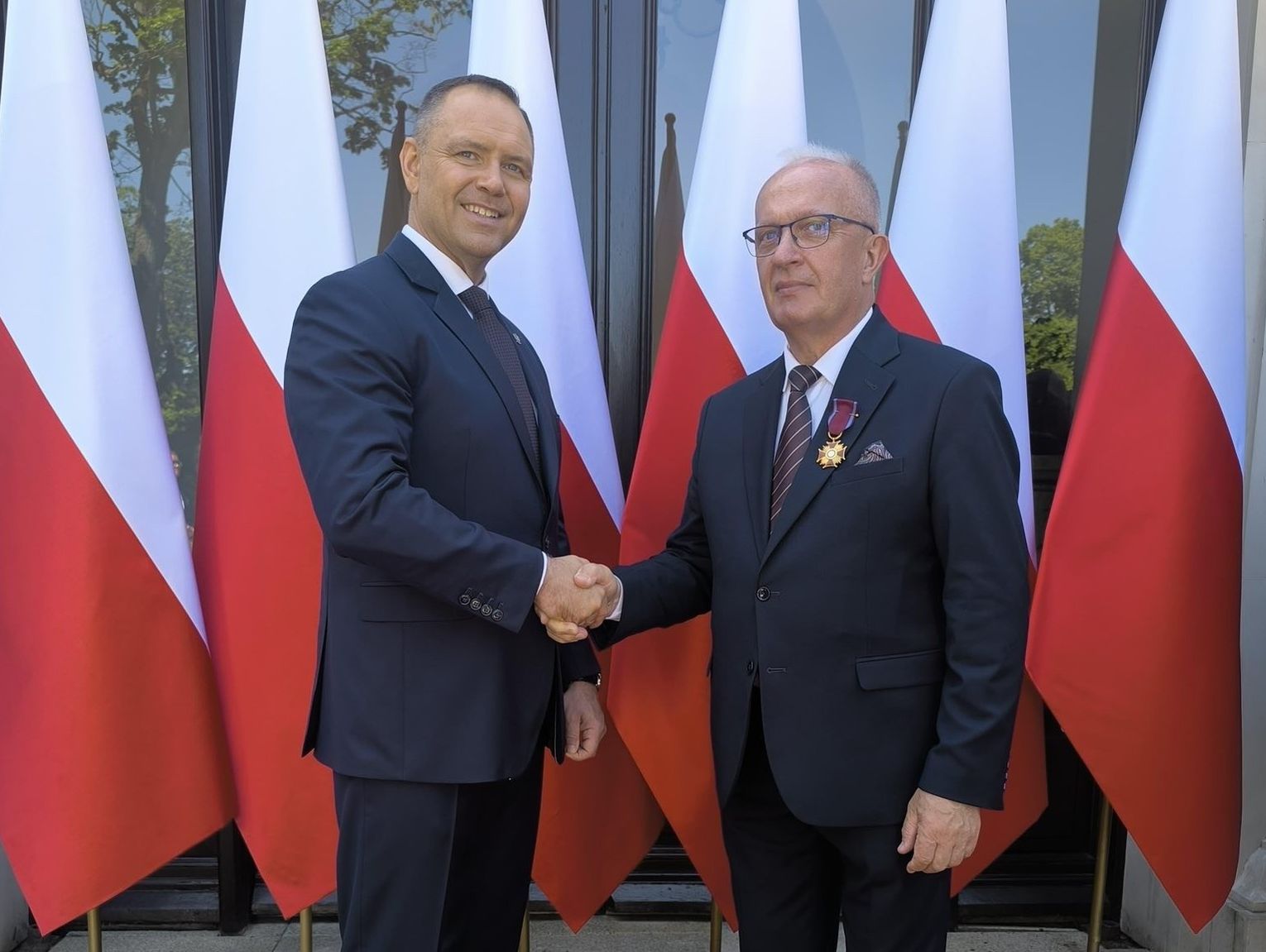Starosta Henryk Karwan odznaczony przez Prezydenta RP Złotym Krzyżem Zasługi
