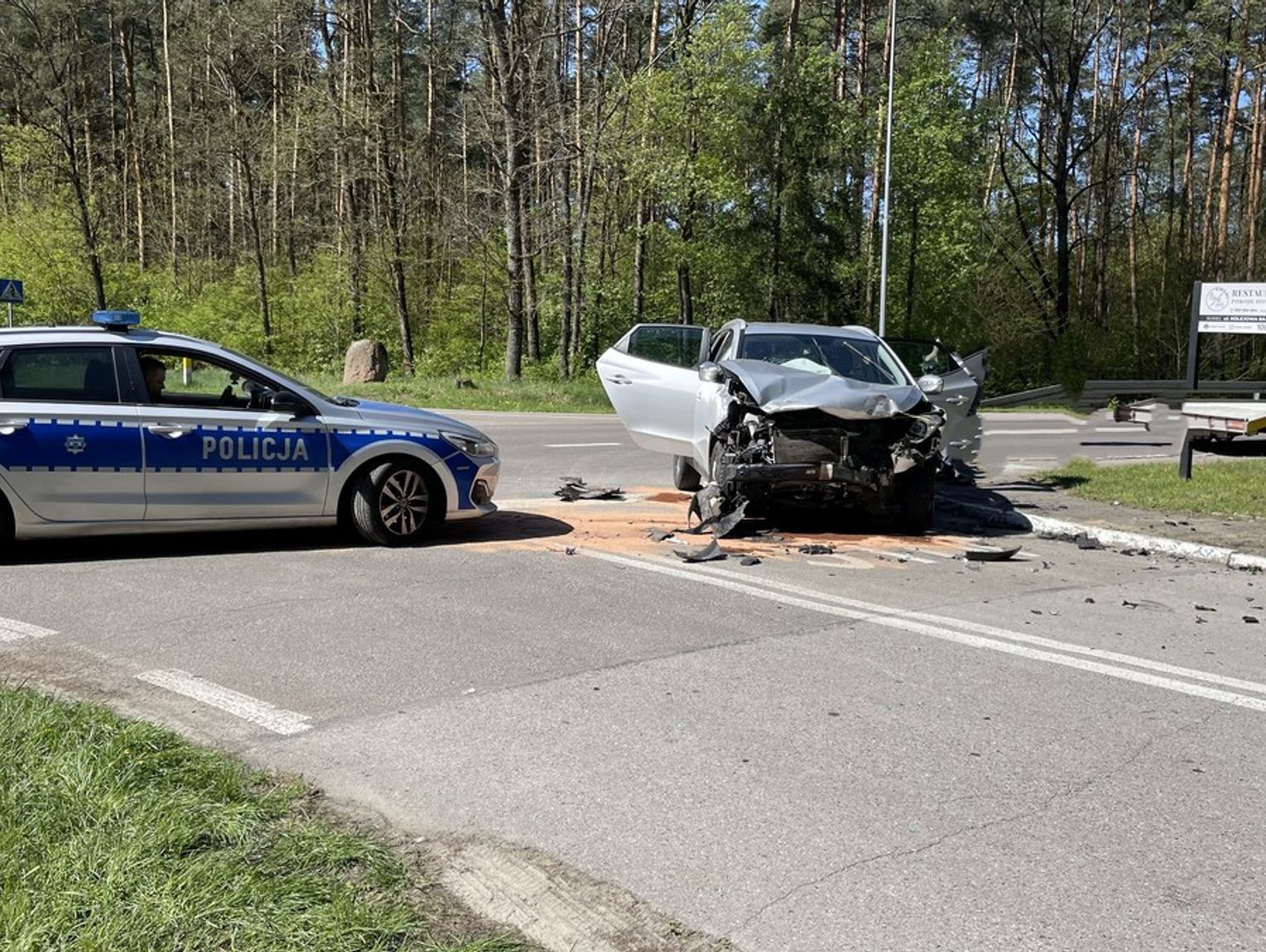 Susiec: Nie zatrzymał się przed Stopem i wjechał wprost pod hyundaia. Sprawcy wypadku zatrzymano prawo jazdy