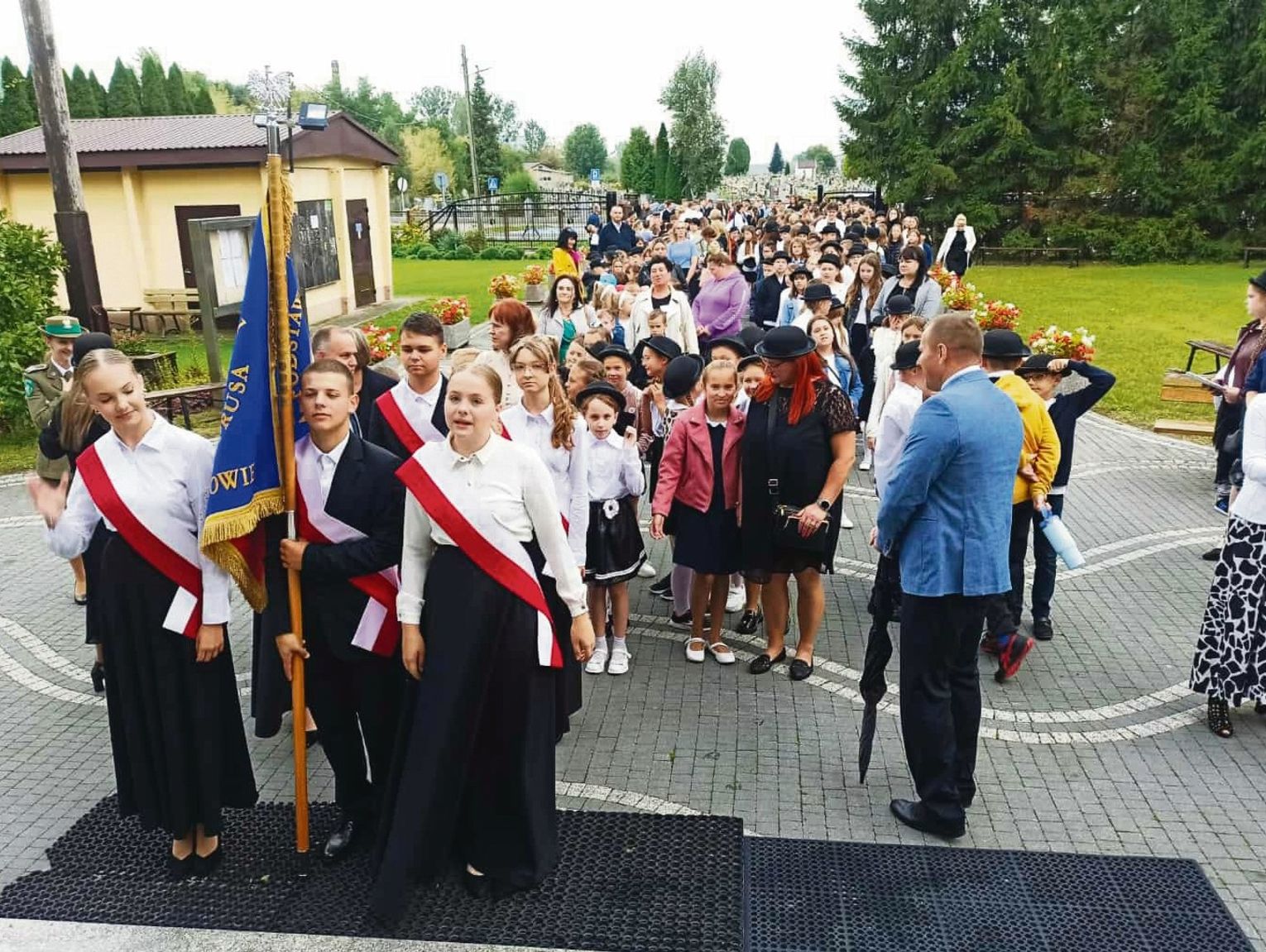 Szczęście każdy nosi w sobie. Jubileusz 60-lecia szkoły podstawowej nr 1 w Hrubieszowie