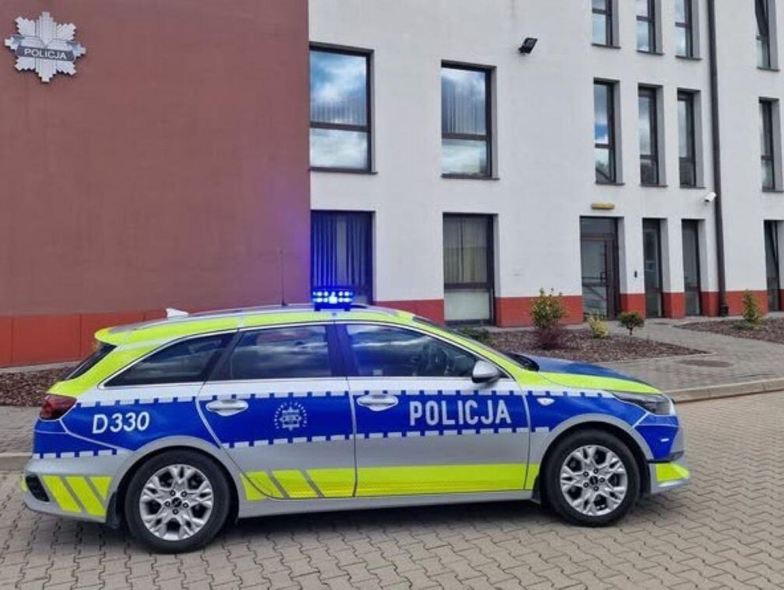 Tomaszów Lubelski: 13-latek groził atakiem na uczniów szkoły! Policja zatrzymała go w domu