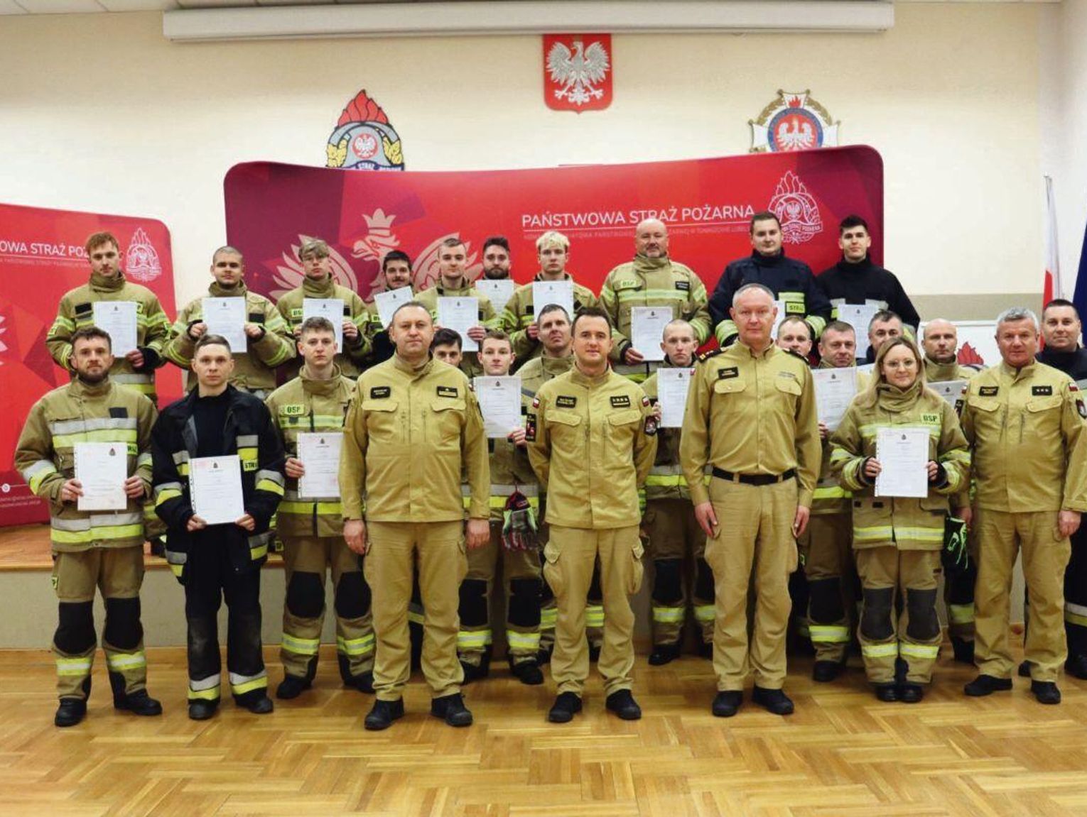 Tomaszów Lubelski: Nowi strażacy-ratownicy. Przeszli szkolenie, zdali egzamin