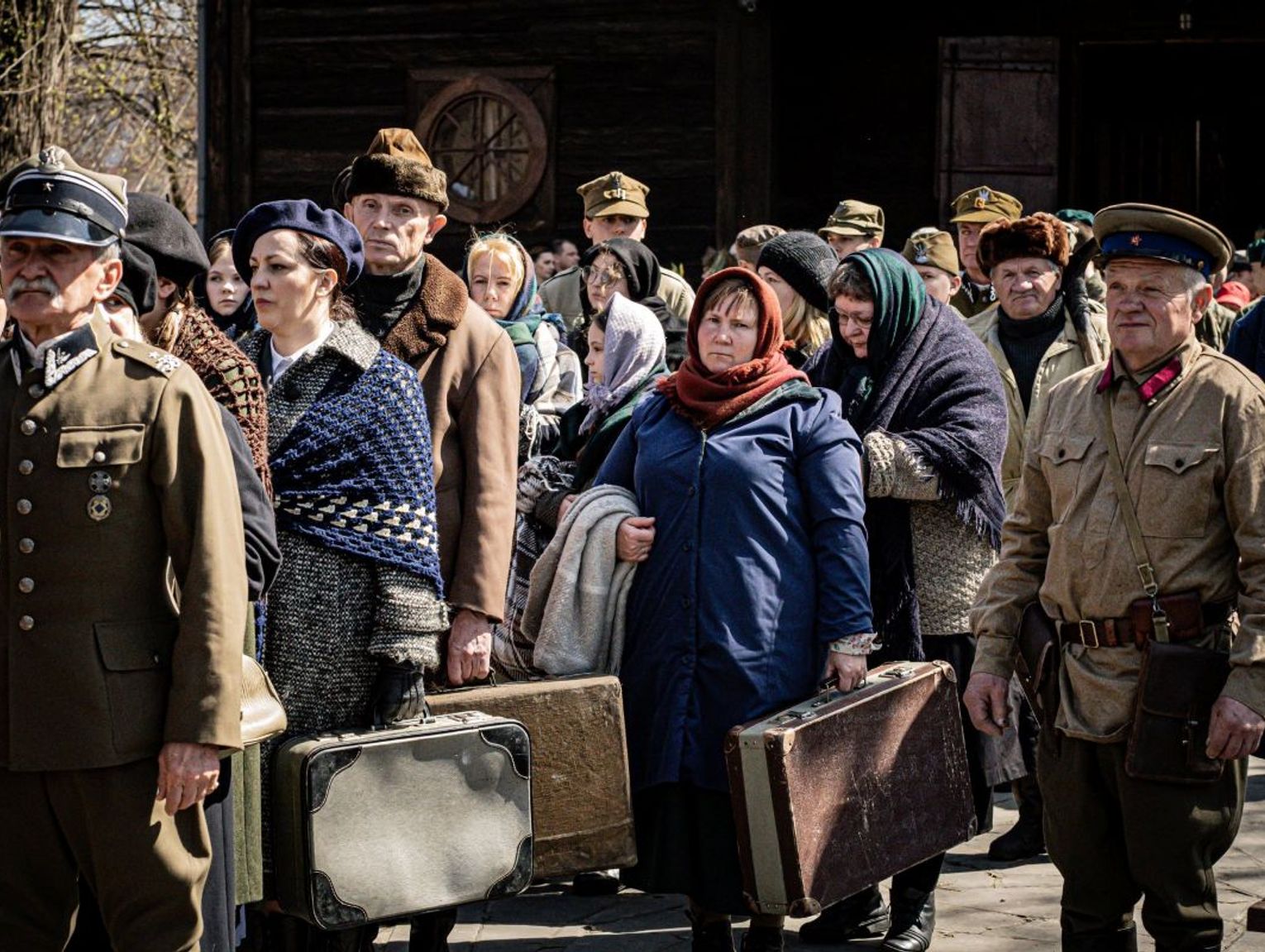 Tomaszów Lubelski: Obchody deportacji Polaków na Sybir. Z walizkami przeszli ulicami miasta [ZDJĘCIA]