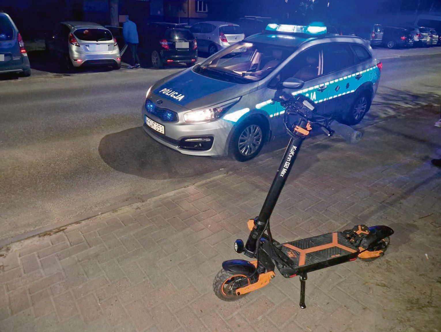 Tomaszów Lubelski: Próg zwalniający, zakaz wjazdu do parku? Miasto poszuka sposobu na hulajnogi elektryczne