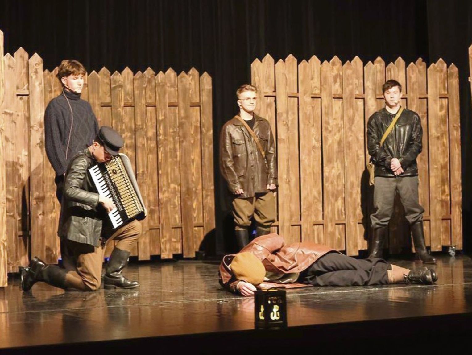 Tomaszów Lubelski: To nie był szkolny obowiązek. Uczniowie sami chcieli opowiedzieć o Kobosie [ZDJĘCIA]