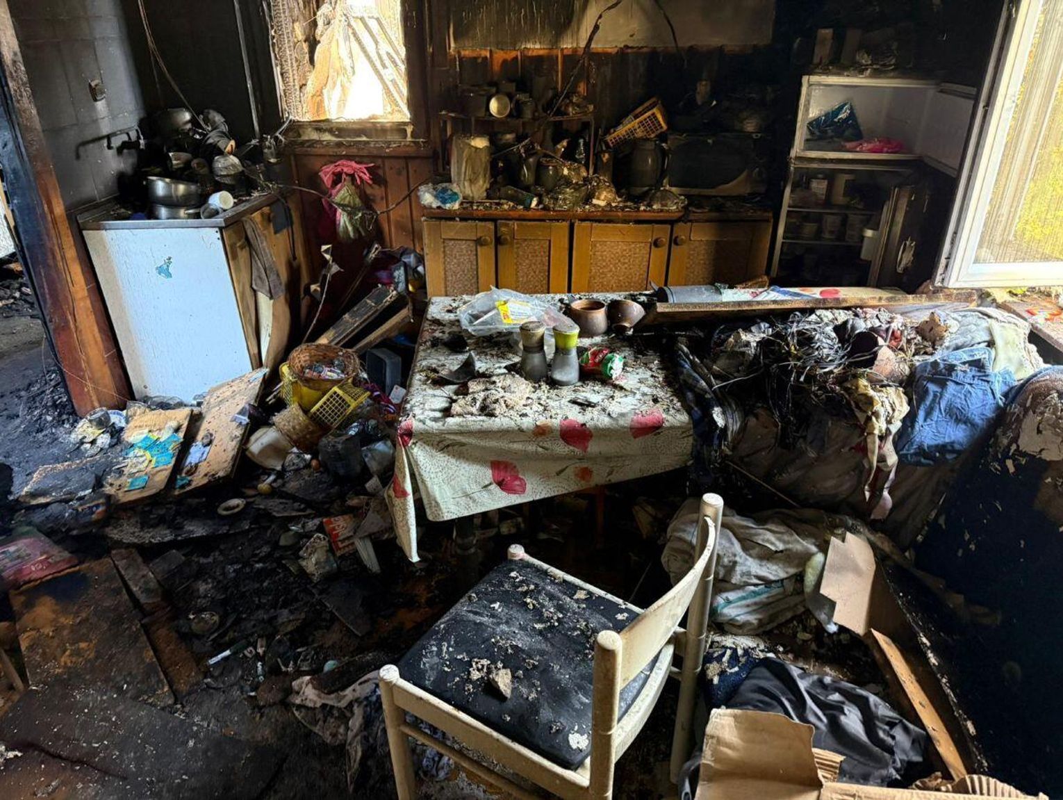 Tragedia o świcie. Rodzina z Trzeszczan straciła w pożarze dorobek swojego życia [ZDJĘCIA]