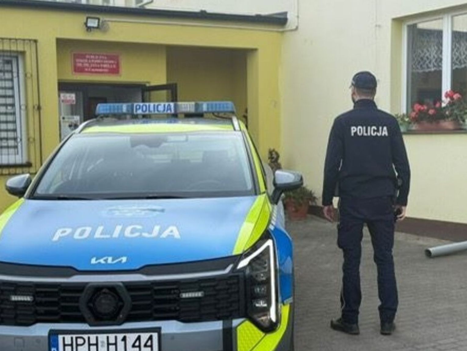 Tydzień strachu w polskich szkołach. Policja zatrzymała ponad 190 osób, 155 niebezpiecznych przedmiotów