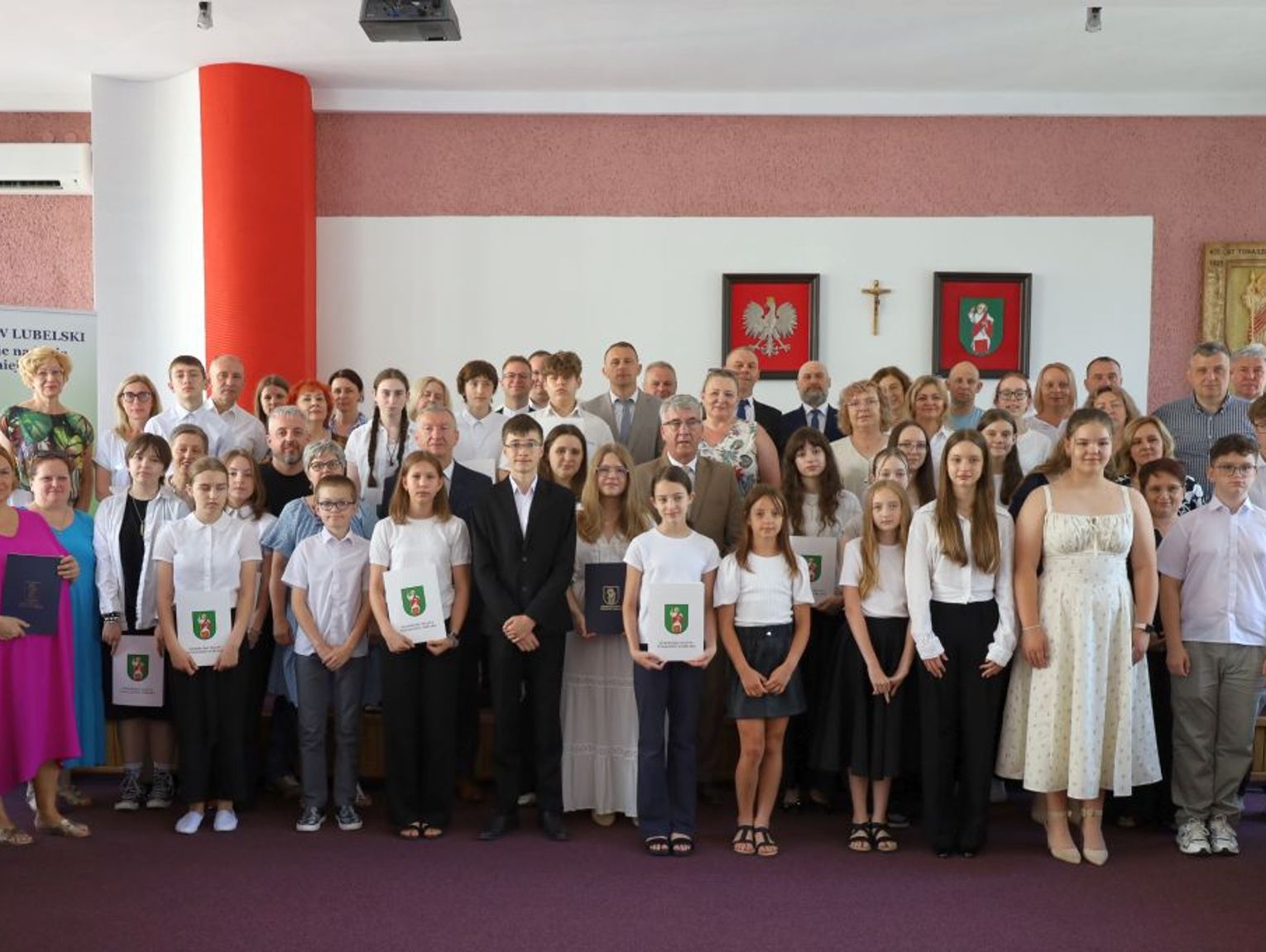 Uczniowie z Tomaszowa Lubelskiego nagrodzeni za sukcesy w nauce i sztuce