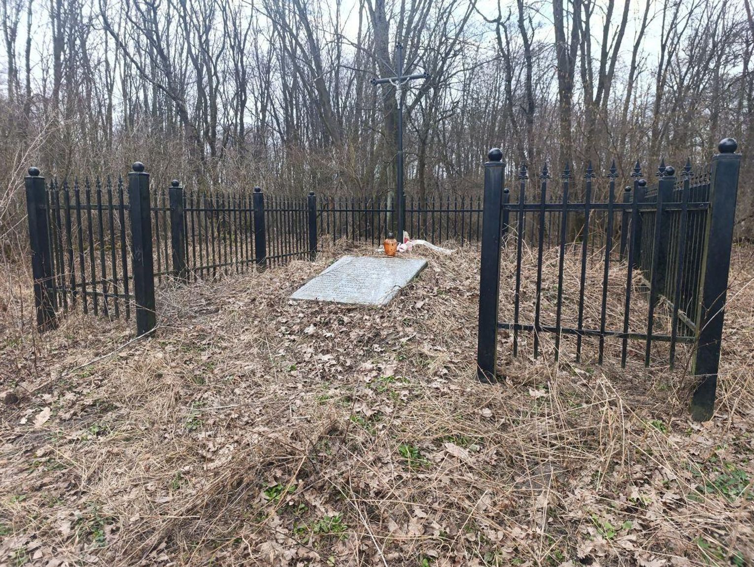 Ulhówek: Odprawa graniczna poza czynnym przejściem. Cel: uporządkowanie mogił