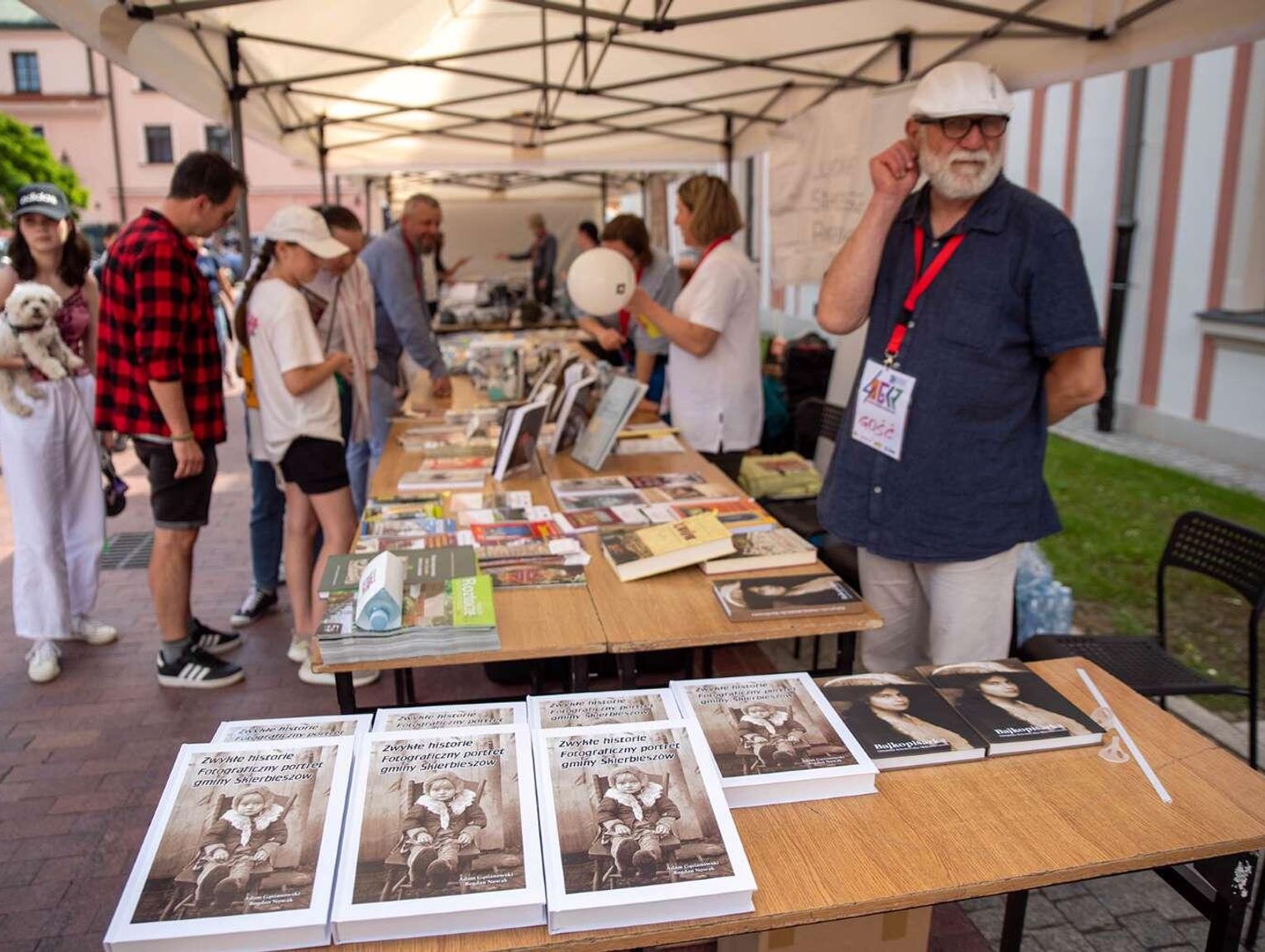 V Giełda Książki Regionalnej w Zamościu. Spotkania z autorami, regionalne publikacje i muzyka na żywo