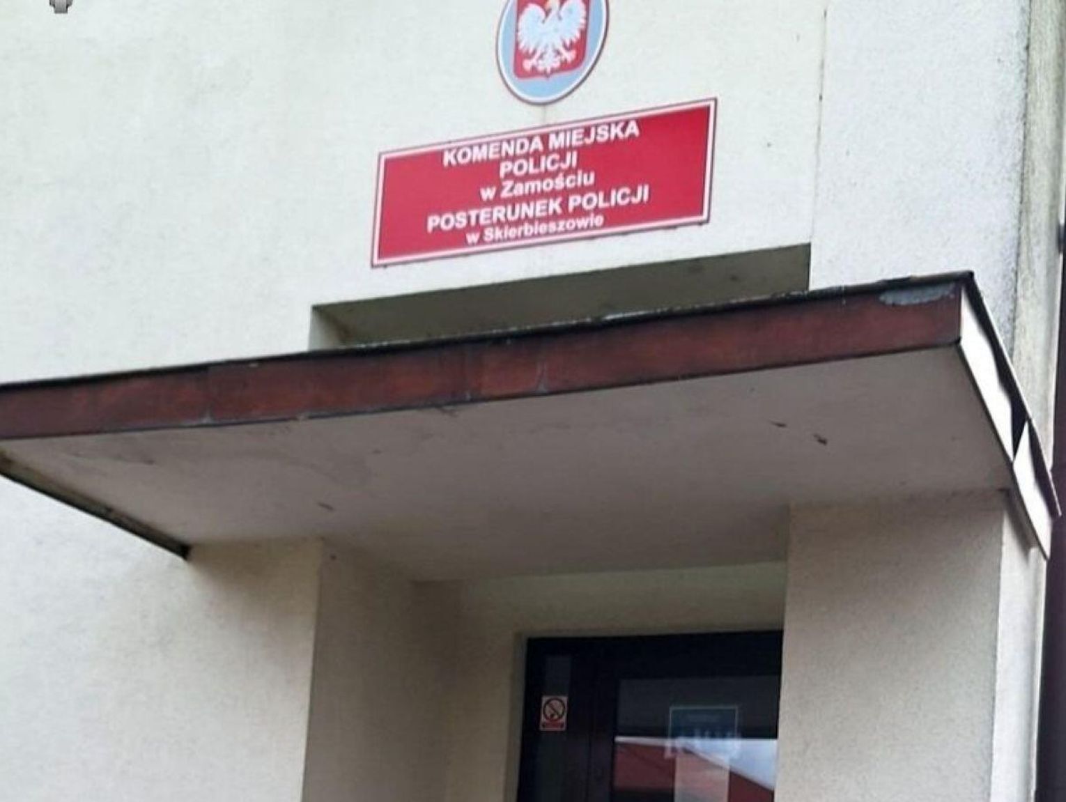 W domu starszego małżeństwa paliły się sadze, a oni spali! Policjanci wyrwali ich ze śmiertelnej pułapki