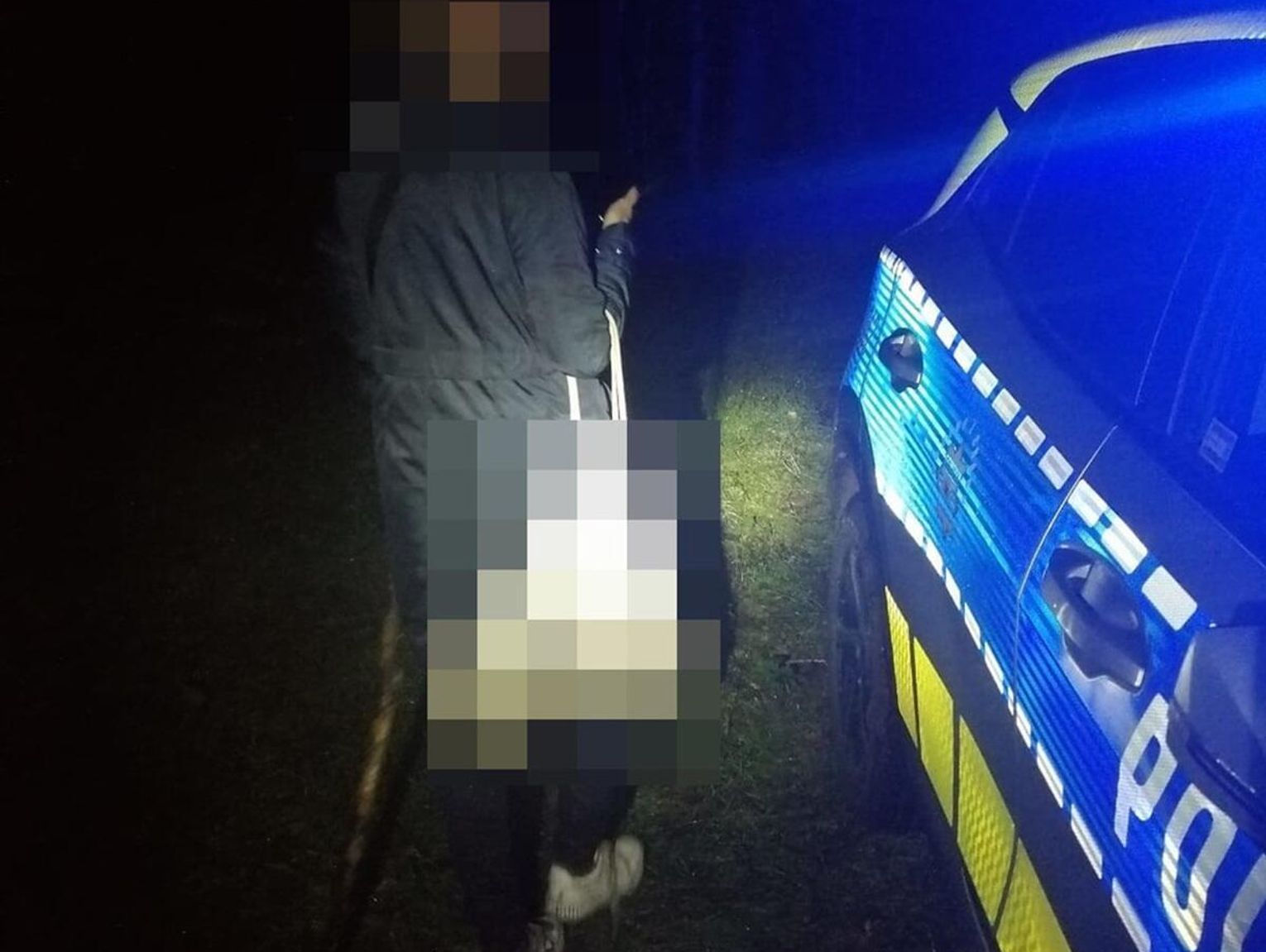 Policjanci odnaleźli grzybiarkę w ostatniej chwili. Miała tylko 1% baterii