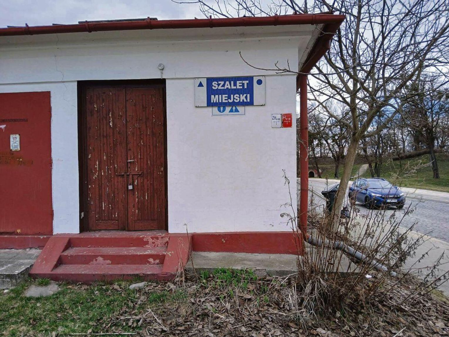 Wstydliwy problem Zamościa. Czy miasto na liście UNESCO doczeka się nowoczesnych toalet?