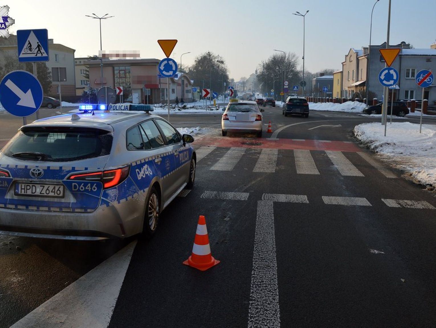 Wypadek na ul. Piłsudskiego w Zamościu. Potrącony na pasach 37-latek trafił do szpitala
