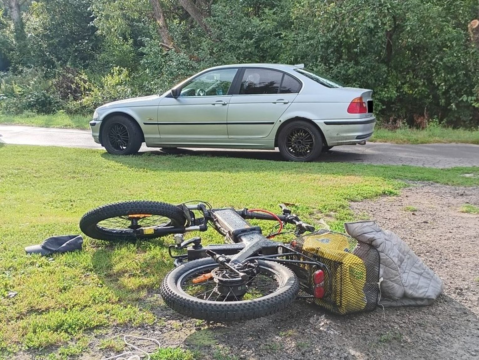Wypadek w Łaszczowie. Kierowca BMW potrącił rowerzystę. 71-latek trafił do szpitala