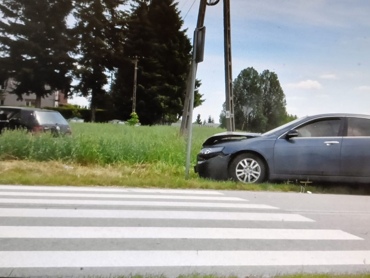 Wypadek w Żernikach. 77-latek skręcając w lewo, nie ustąpił pierwszeństwa