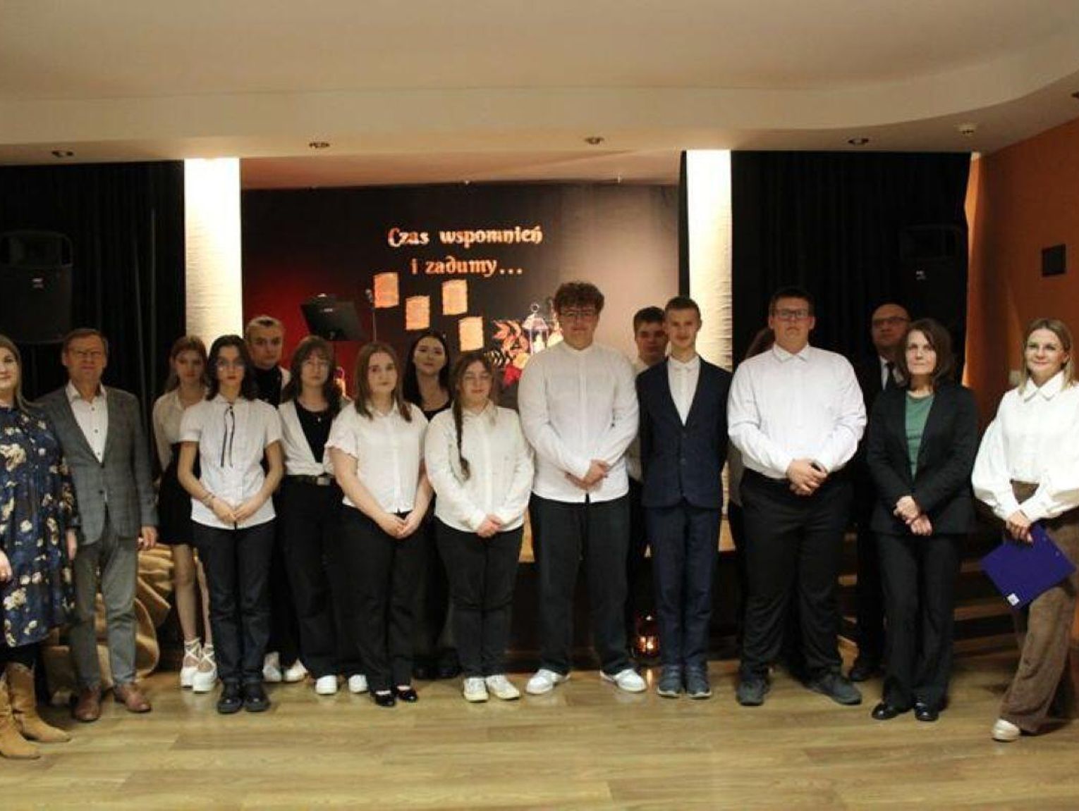 Zaduszki w bursie nr 2 w Zamościu. Czytano wiersze zamojskich poetów