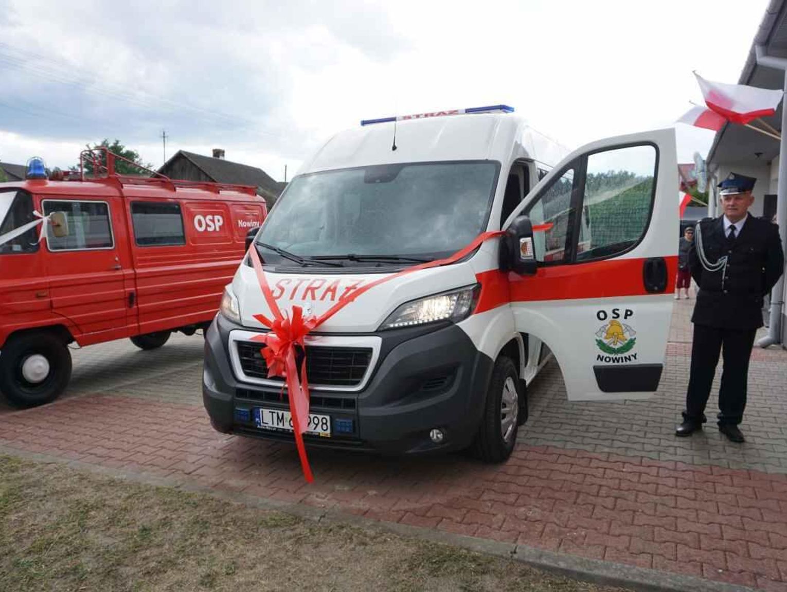 Zamiana na wozy w 100-lecie OSP Nowiny. Żuka dostało Muzeum Pożarnictwa w Oseredku