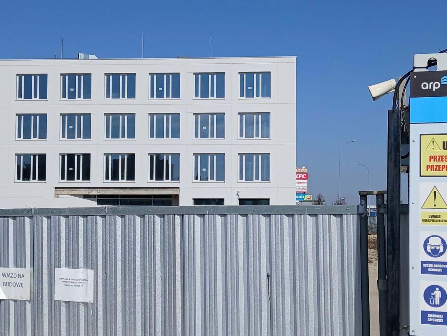 Zamość: Cisza na budowie biurowca. Pieniądze podatników zostaną „zamrożone” w murach?