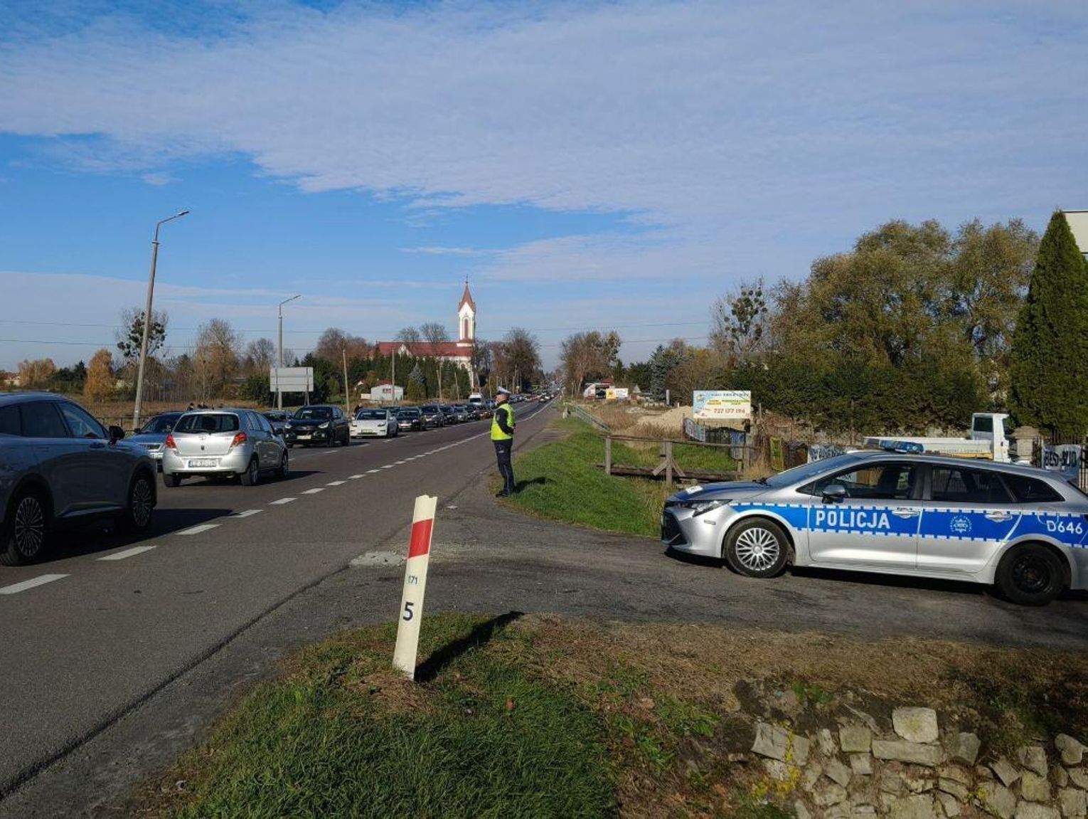 Zamość i okolice: Zmiany organizacji ruchu przy cmentarzach, objazdy i wzmożone patrole policji