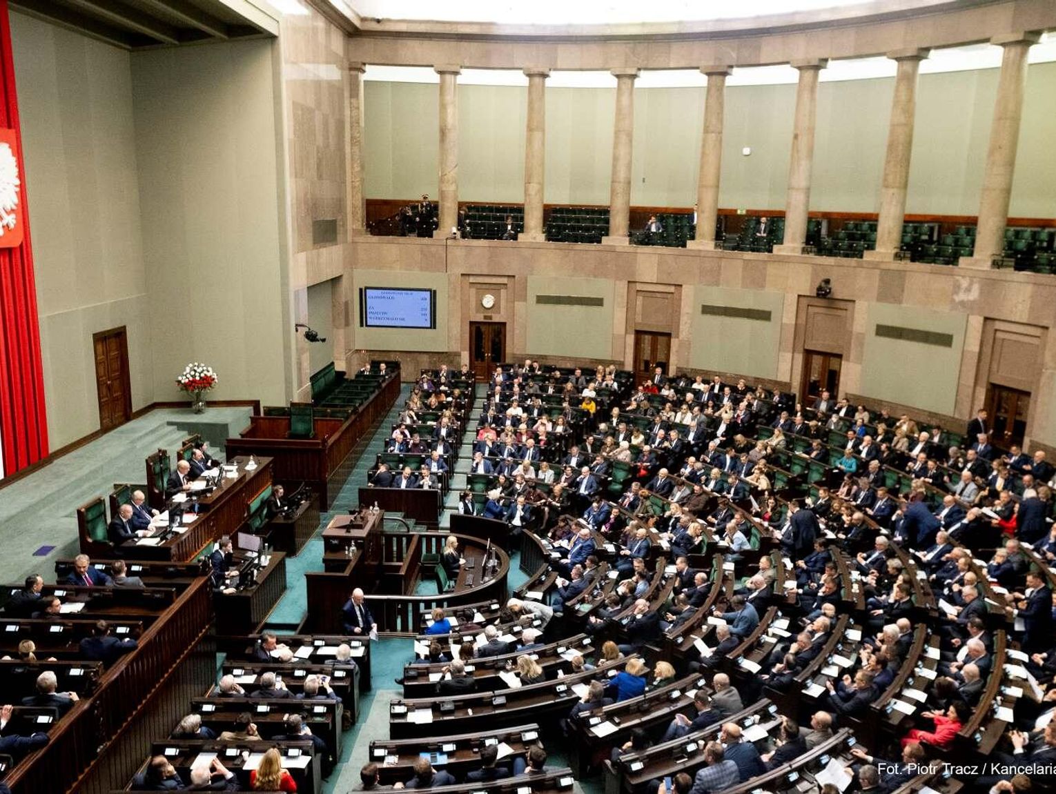 Zamość nie dostanie 20 milionów na pałac i stadion. "Nasi" posłowie z KO zagłosowali przeciw