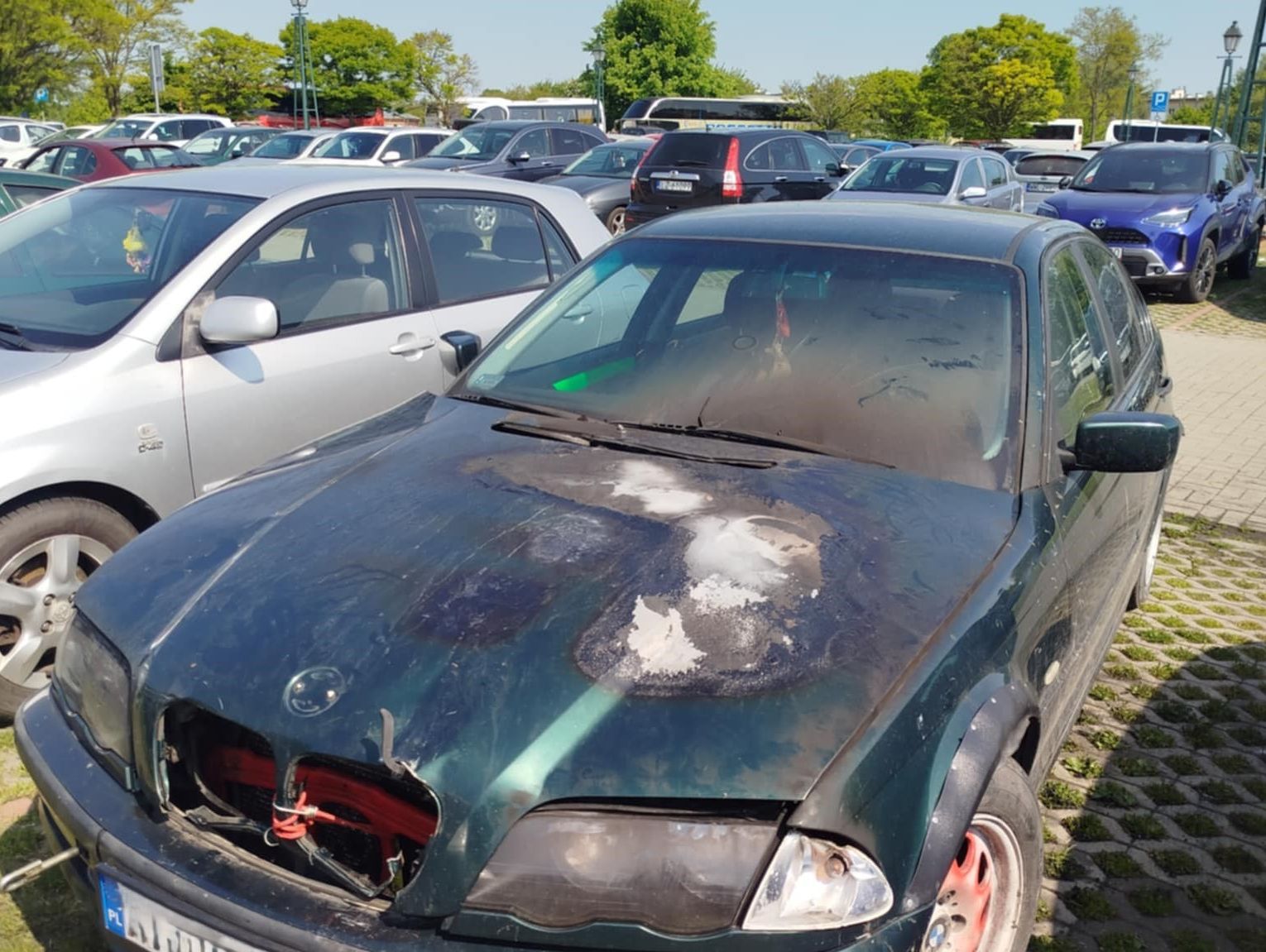 Zamość: Pożar na parkingu. Bmw stanęło w ogniu, to mogło być zwarcie