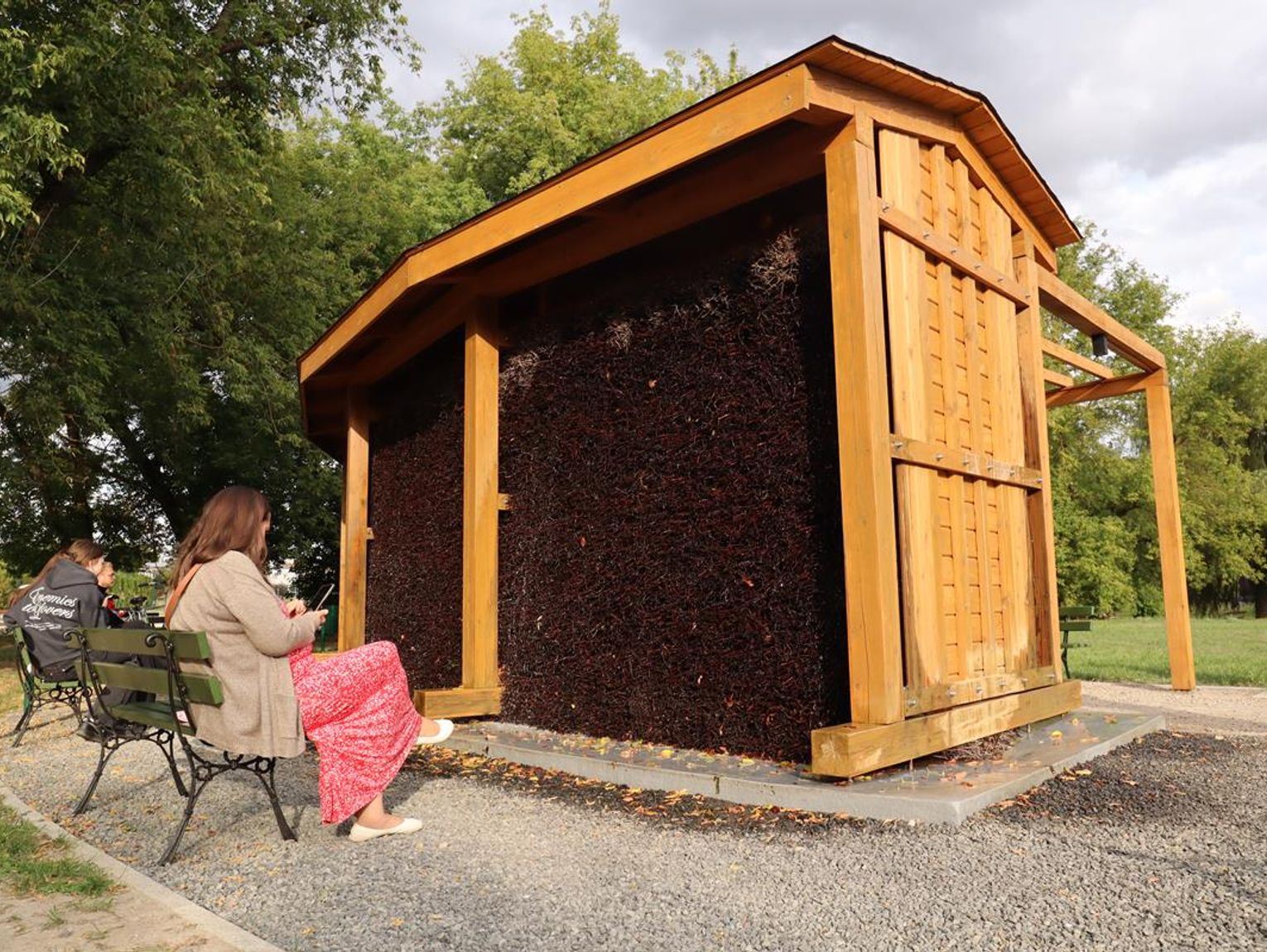 Zamość: Tężnia solankowa w Parku Miejskim już otwarta. Kosztowała ponad milion złotych [ZDJĘCIA]