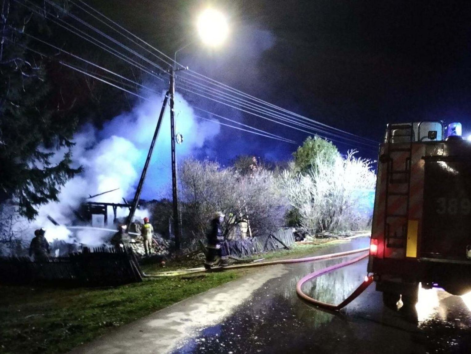 Zapaliła się sadza, a potem spłonął cały dom. Tragedia w Gdeszynie